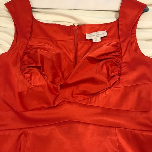 Fitted satin cocktail dress - Picture 4 of 5